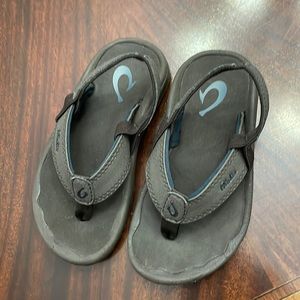 Olukai toddler boys Ohana sandals sz 9/10